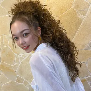 ロング カラー ヘアアレンジ and Art おのでらじんのヘアスタイル
