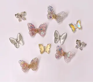 ネイル VIERU 🌈🎀💖のネイルデザイン