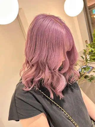 ミディアム カラー 薄田 珠美のヘアスタイル