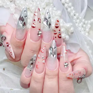 ネイル queensnail 🧸mikaのネイルデザイン