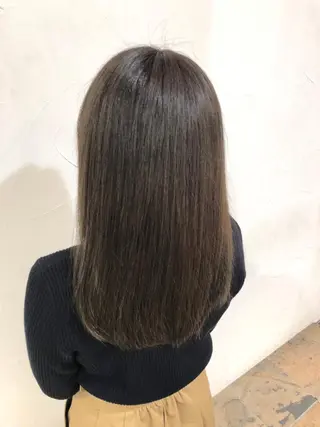 カラー 下池 紗加のヘアスタイル