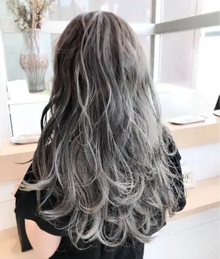 ロング カラー ヘアアレンジ 齋藤 艶珠のヘアスタイル