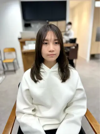 ミディアム カラー パーマ ヘアアレンジ メンズ キッズ 骨格レイヤーカット 🌿美髪縮毛矯正のヘアスタイル