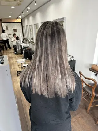 ロング _White広島所属・バレイヤージュ 隅中秀弥のヘアスタイル