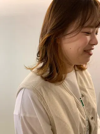 ミディアム カラー SAKINO. ベージュカラーのヘアスタイル
