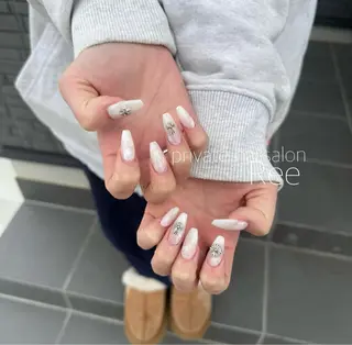 ミディアム 知花 梨花のネイルデザイン