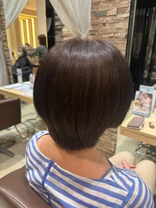 ショート カラー 清家 遥香のヘアスタイル