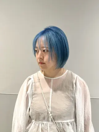 ショート カラー パーマ ヘアアレンジ メンズ キッズ ネイル マツエク・マツパ アイブロウ 切りっぱなしヘアボブ ミディアムヘアRYOのヘアスタイル