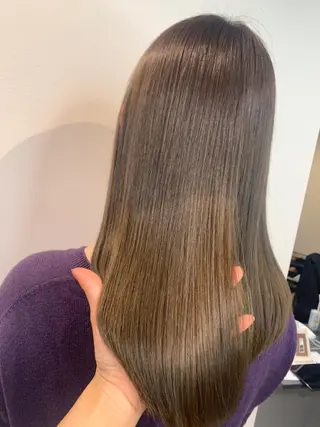 セミロング Lilly 中谷友里のヘアスタイル