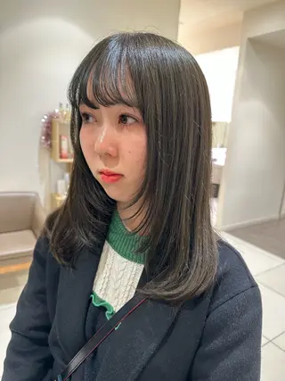 セミロング カラー ヘアアレンジ タイトボブ個性派カラ ーAKANEのヘアスタイル