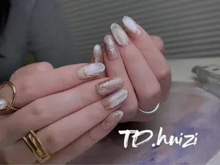 ミディアム めぐみのネイルサロン スタッフ練習のネイルデザイン