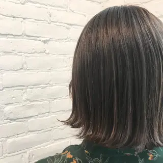 ミディアム カラー いけだ　ひかり ハイライトくびれヘアのヘアスタイル