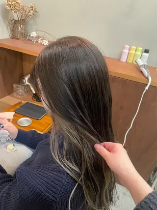 カラー 山下 悠月のヘアスタイル