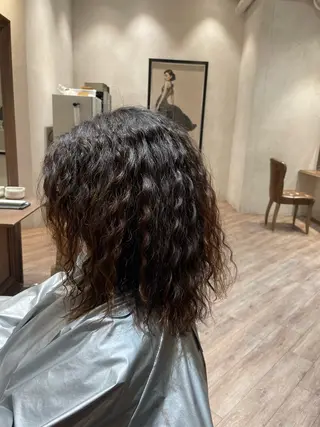 パーマ シモカワ マシロのヘアスタイル
