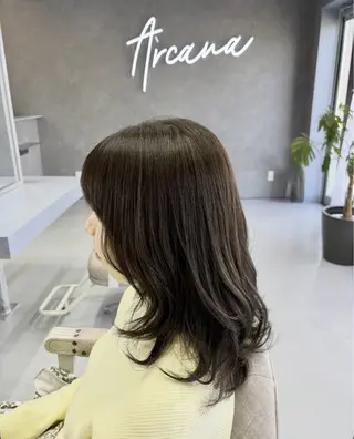 セミロング ARCANA イホリのヘアスタイル
