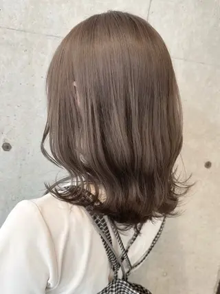 ミディアム ショート/レイヤー /栄/Ayakaのヘアスタイル