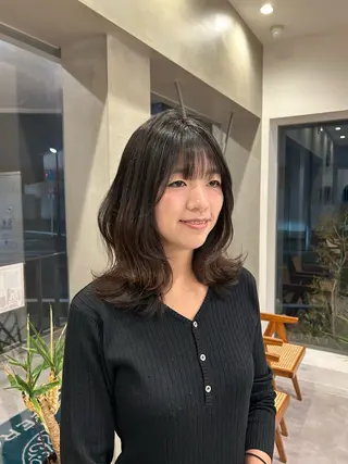 ミディアム AILERON 神村のヘアスタイル