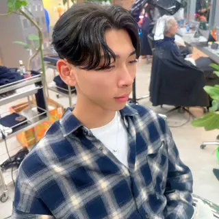 カラー メンズ 岡野 静華のヘアスタイル
