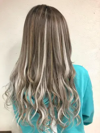 カラー ダブルスキルエクステ /羽エクステ白石宇由のヘアスタイル