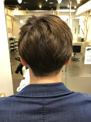 ショート カラー 芝田 望優のヘアスタイル