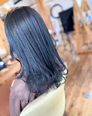 セミロング カラー 荒木 ひろかのヘアスタイル