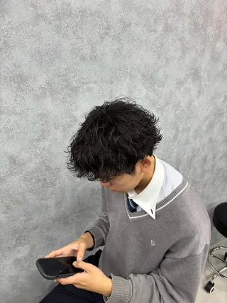 パーマ メンズ シャドウ/フェザー パーマメンズりつきのヘアスタイル