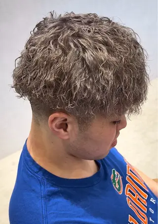 パーマ メンズ 保坂 瞭のヘアスタイル