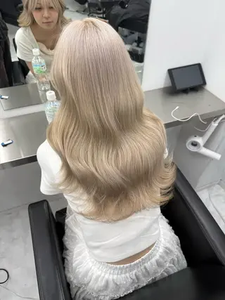 ミディアム ハイトーン特化🎀 LEONのヘアスタイル