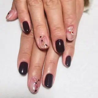 ネイル ECLAT エクラ所属・寺山 千鶴のネイルデザイン