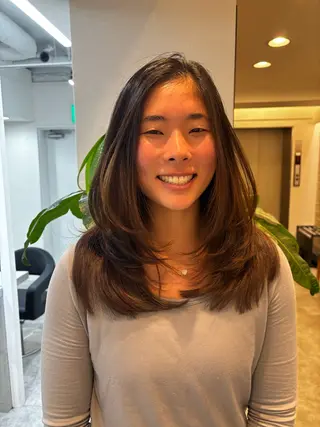 セミロング Viot 銀座 樋口 桃佳のヘアスタイル