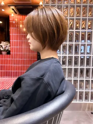 ショート カラー ショート ボブ ロンド　エメのヘアスタイル