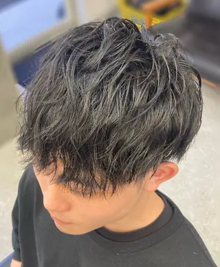 ミディアム パーマ メンズ 深堀 勇弥のヘアスタイル