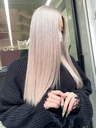 ロング カラー 岡留 愛美のヘアスタイル