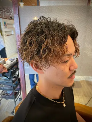 ミディアム パーマ メンズ 石鳶 勝のヘアスタイル