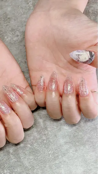 ネイル shino🌟 痛ネイルのネイルデザイン