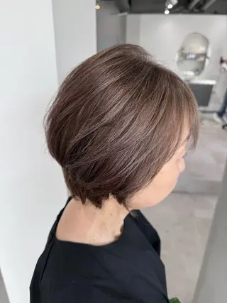 ショート カラー 脱白髪染め美容師 竹内涼乃のヘアスタイル