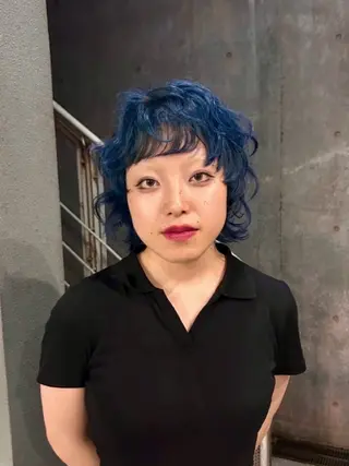 カラー Hiyo 外国人風くせ毛パーマのヘアスタイル