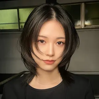 ミディアム ウルフ/レイヤー/ ブリーチカラーのヘアスタイル