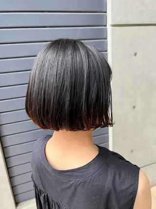 ショート IKU顔周りレイヤー /ボブ/透明感カラーのヘアスタイル