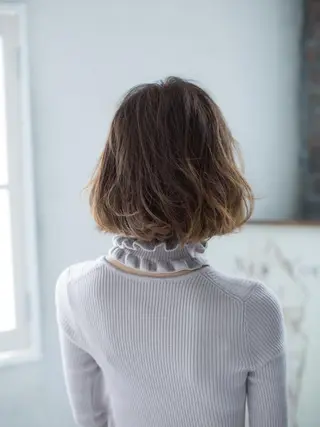ミディアム カラー UMEDA FIGAROのヘアスタイル