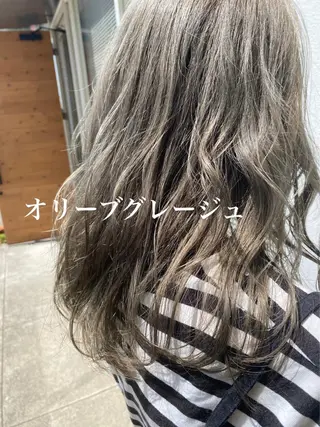 ロング 鈴木 琴乃のヘアスタイル