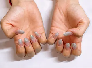 ネイル VIERU 🌈🎀💖のネイルデザイン