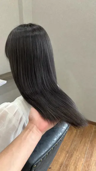 ロング カラー 鵜飼 真伍のヘアスタイル