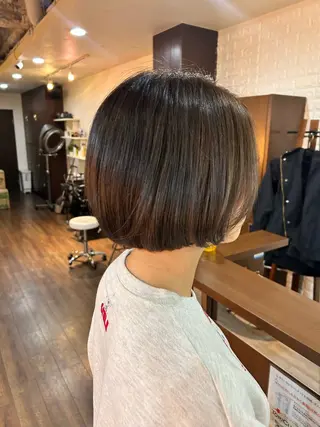 ミディアム トモタニ ミオのヘアスタイル