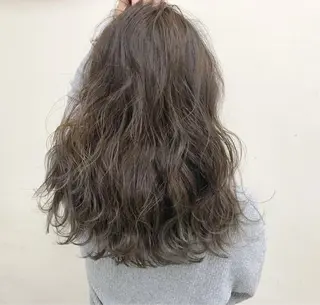 ロング 顔まわり／髪質改 善／白髪ぼかし／中山のヘアスタイル