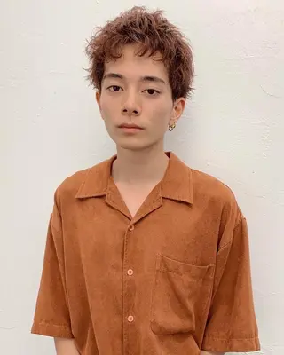 ショート カラー パーマ メンズ スパイラルパーマ 🌐hina⭐️のヘアスタイル