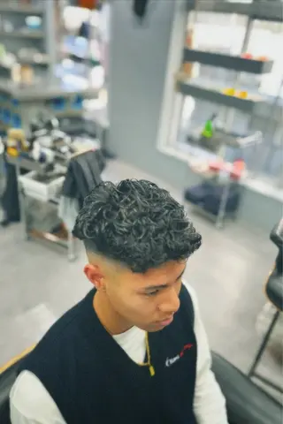 ショート パーマ メンズ 池袋メンズパーマ フェード純平のヘアスタイル