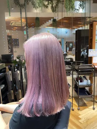 カラー バヤラー バイガルマーのヘアスタイル