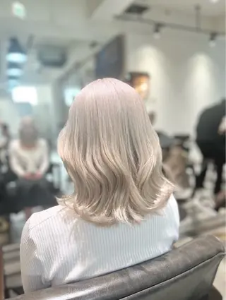 ミディアム カラー 🌈インナーカラー ‘ショウマ’🌈のヘアスタイル