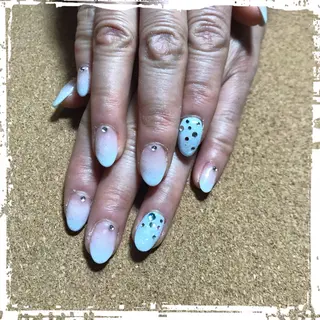 ネイル ECLAT エクラ所属・寺山 千鶴のネイルデザイン